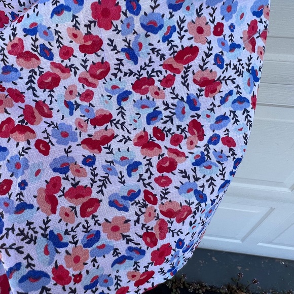 NWT St. Johns Bay So Pretty! Floral Off the Shoulder Floral Smocked Neck - Picture 3 of 6